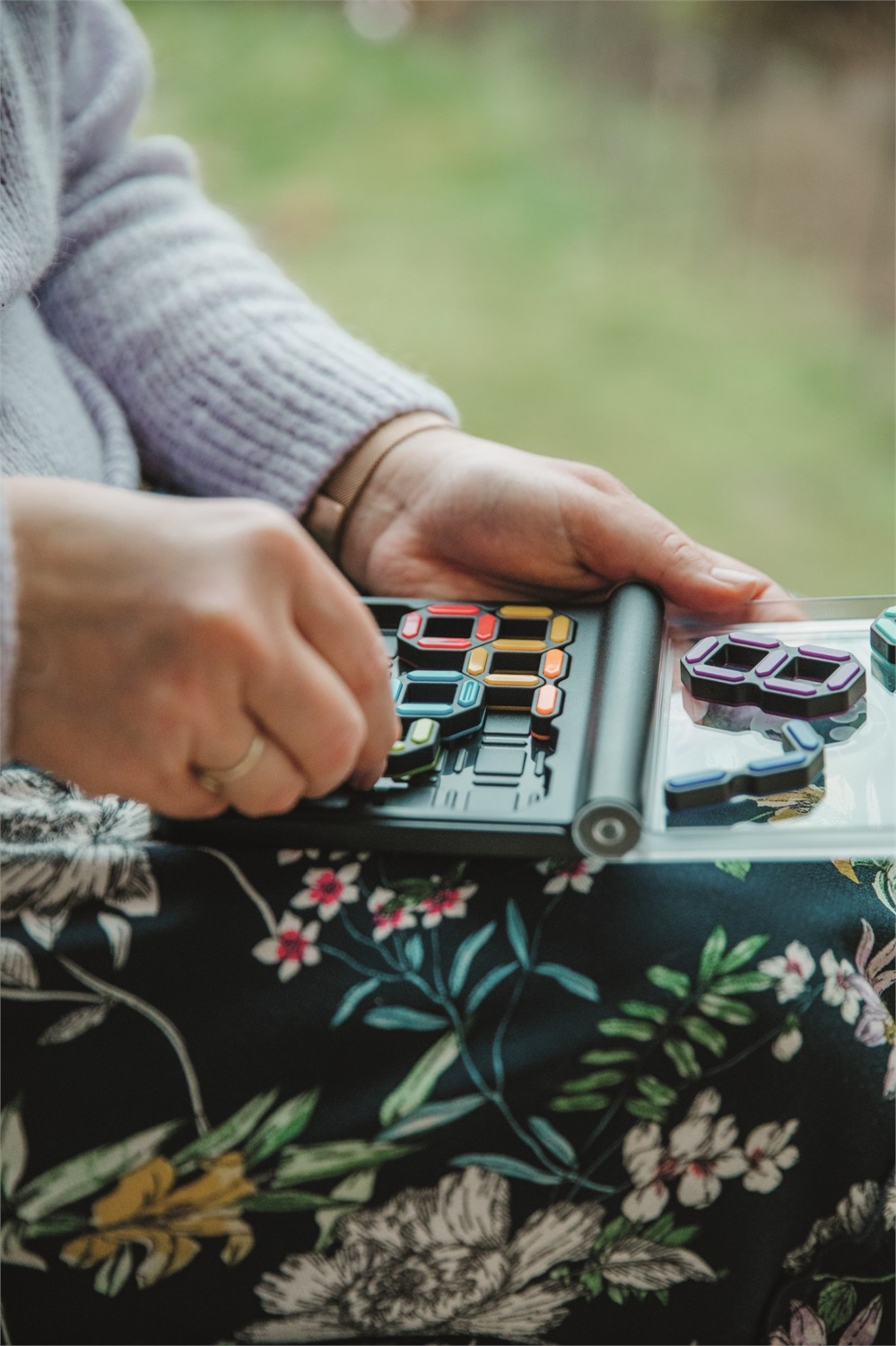 Smart Games IQ Digits - Puzzle Game con 120 Sfide, Età 7 , Display 8 pz