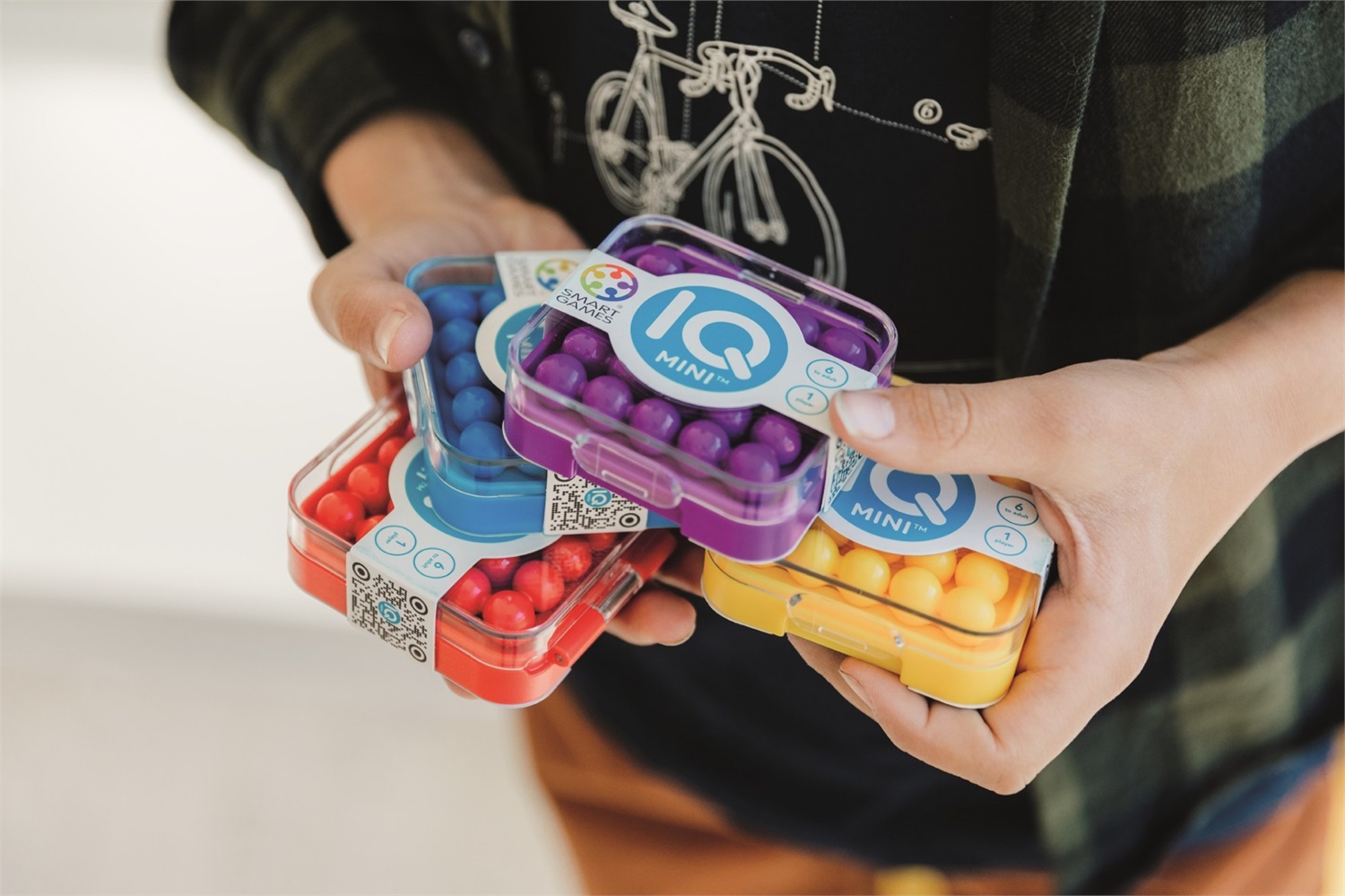 SmartGames IQ Mini - Puzzle 3D Compatto, Crea le tue Sfide, Gioco Educativo per 6 Anni, Display da 24 pz