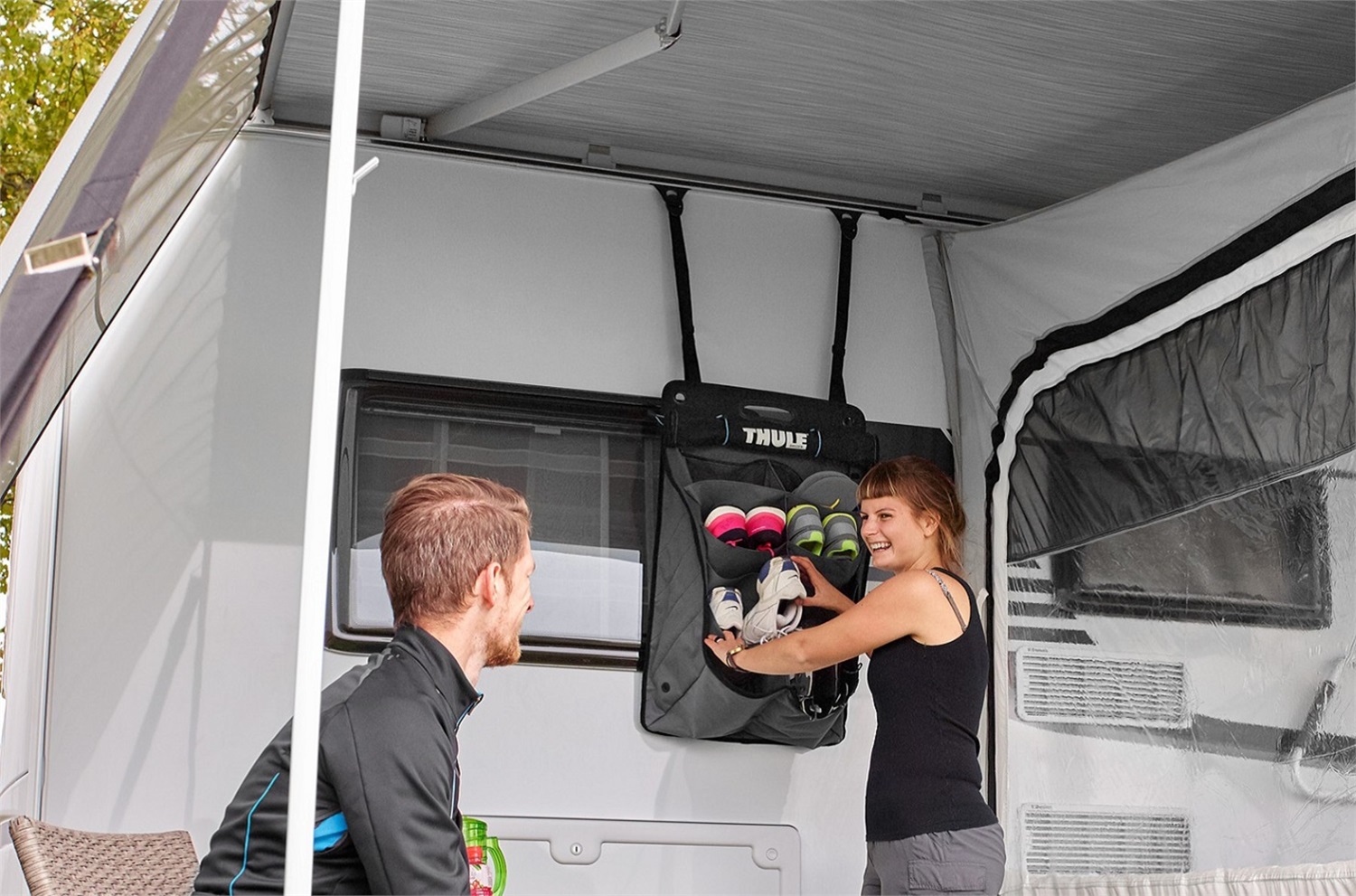 Thule RV Shoe Organizer Nero 306925 - Organizzatore per Scarpe di Qualità, Facile da Usare