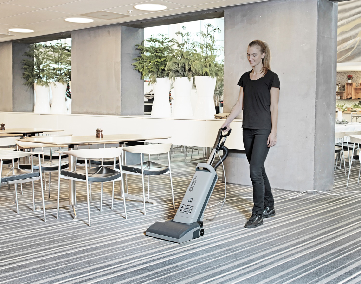 Nilfisk VU500 15 Aspiratore a cilindro Secco 3.5 L 900 W con Sacchetto e HEPA