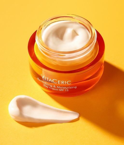 Dr Irena Eris Vitaceric Revitalizing & Moisturizing Day Cream SPF 15 - Crema da giorno 50 ml per pelle universale