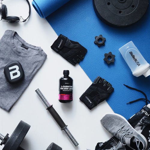 BioTechUSA L-Carnitine 100.000 Liquid 500ml - Coadiuvante nel metabolismo dei grassi, Gusto Ciliegia, Senza Glutine e Lattosio