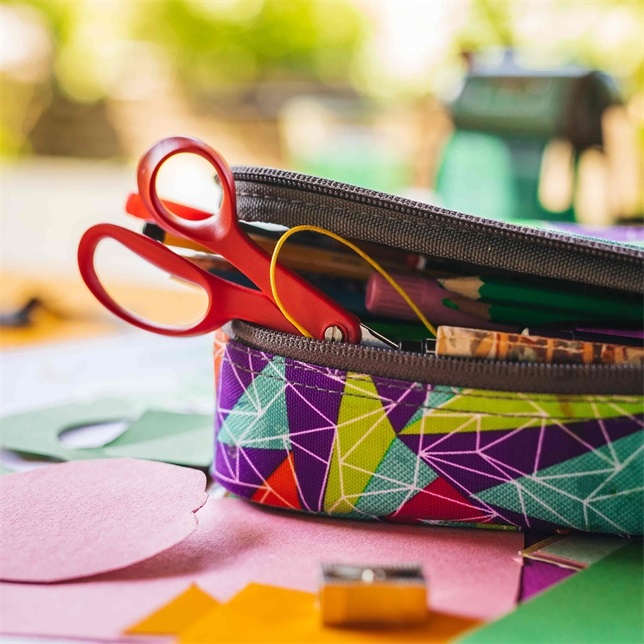 Fiskars Classic Forbici per Bambini Mancini - 13 cm, Acciaio Inossidabile, Punta Arrotondata, Rosso