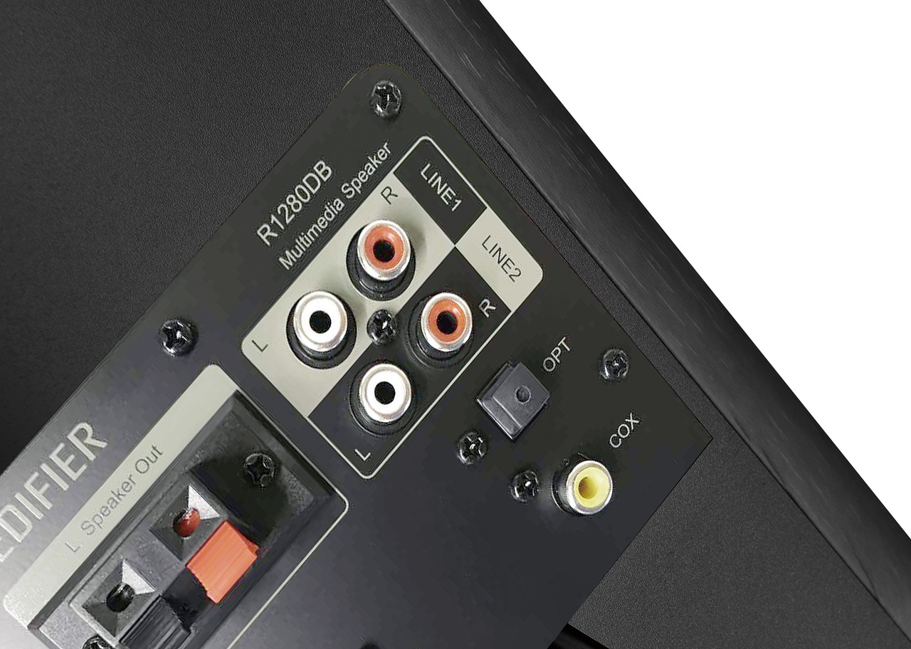 Edifier R1280DB Diffusori da Scaffale Bluetooth 42 W RMS Nero con Ingressi RCA e Ottico