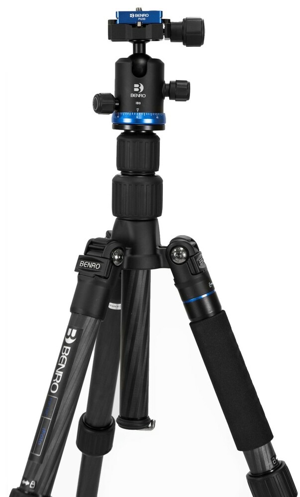 Benro FIF28CIB2 Treppiede da Viaggio in Fibra di Carbonio con Testa a Sfera IB2, Blocco Gamba 'Twist', Piedino Rimovibile - Nero