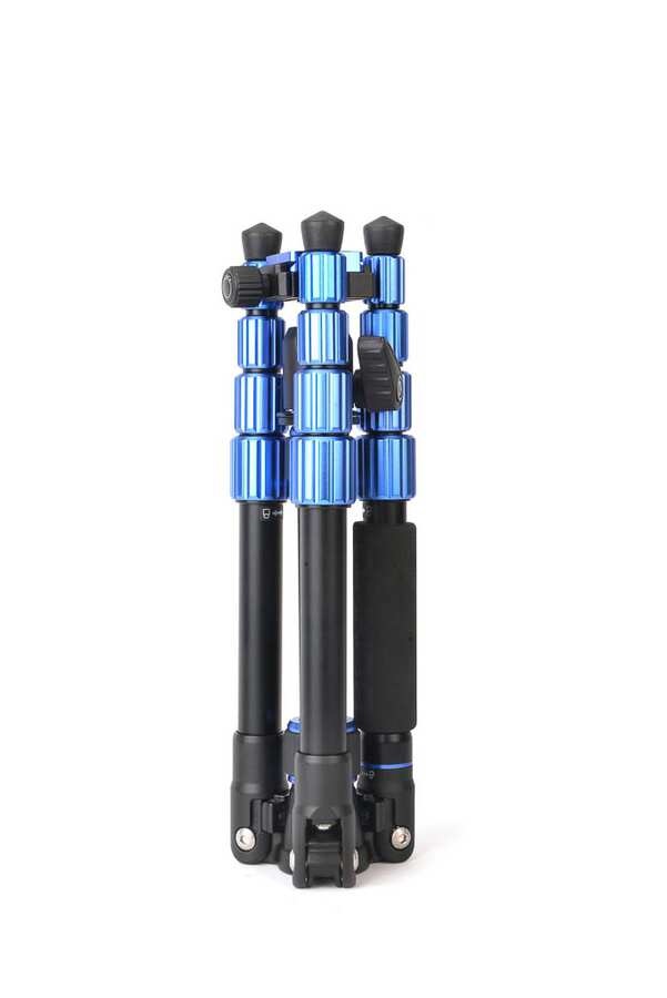 Benro Slim FSL09AN00 Treppiede da Viaggio in Alluminio con Testa - Capacità di Carico 4 kg, Peso 1,2 kg, Dimensioni Ripiegato 31,5 cm