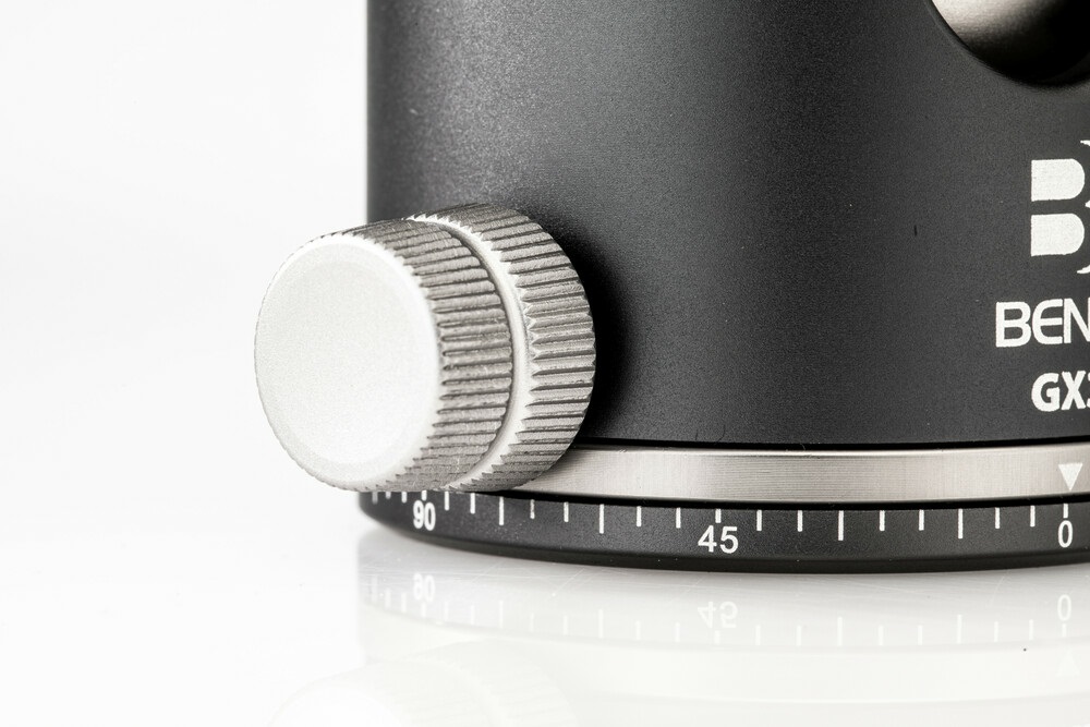 Benro GX30 Testa a Sfera Basso Profilo in Alluminio con Piastra Arca-Swiss, Capacità di Carico 30kg, Peso 380g