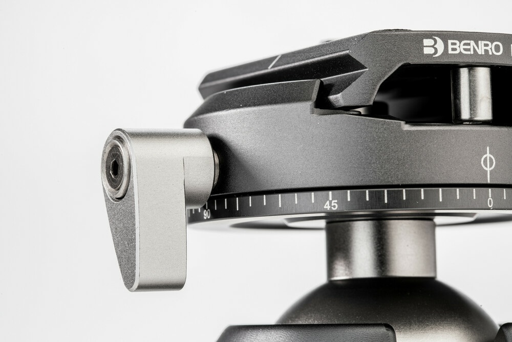 Benro Testa a sfera GX35 in alluminio a basso profilo con piastra PU56, capacità 35 kg, doppia panning, ultraleggera