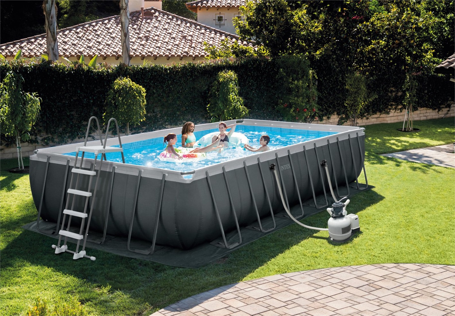 Intex Ultra XTR Frame Piscina Fuori Terra Rettangolare 732x366x132 cm, Capacità 31805 L, Pompa Filtro a Sabbia 7900 L/h, Grigio