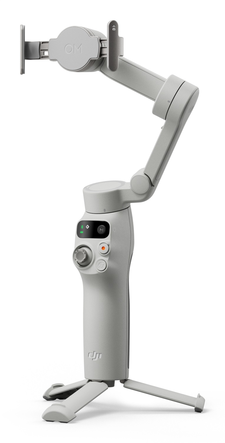 DJI Osmo Mobile 7 - Stabilizzatore per Smartphone con Stabilizzazione a 3 Assi, ActiveTrack 7.0, Treppiede Integrato, Ultra-Leggero e 10 Ore di Autonomia