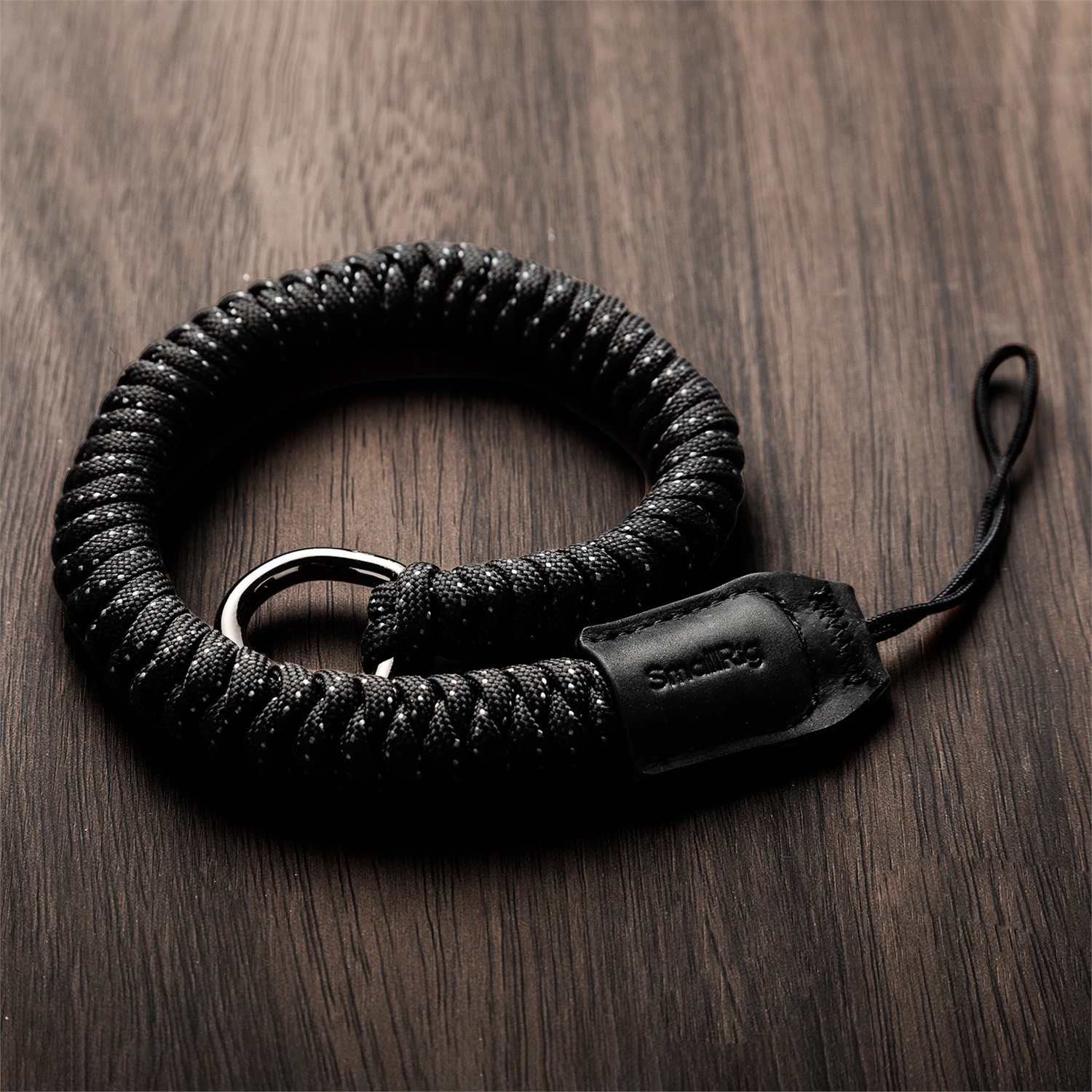 SmallRig Cinturino da Polso Intrecciato Universale in Nylon e Vera Pelle per DSLR e Fotocamere Mirrorless Sony - Regolabile e Disponibile in Verde, Grigio e Nero