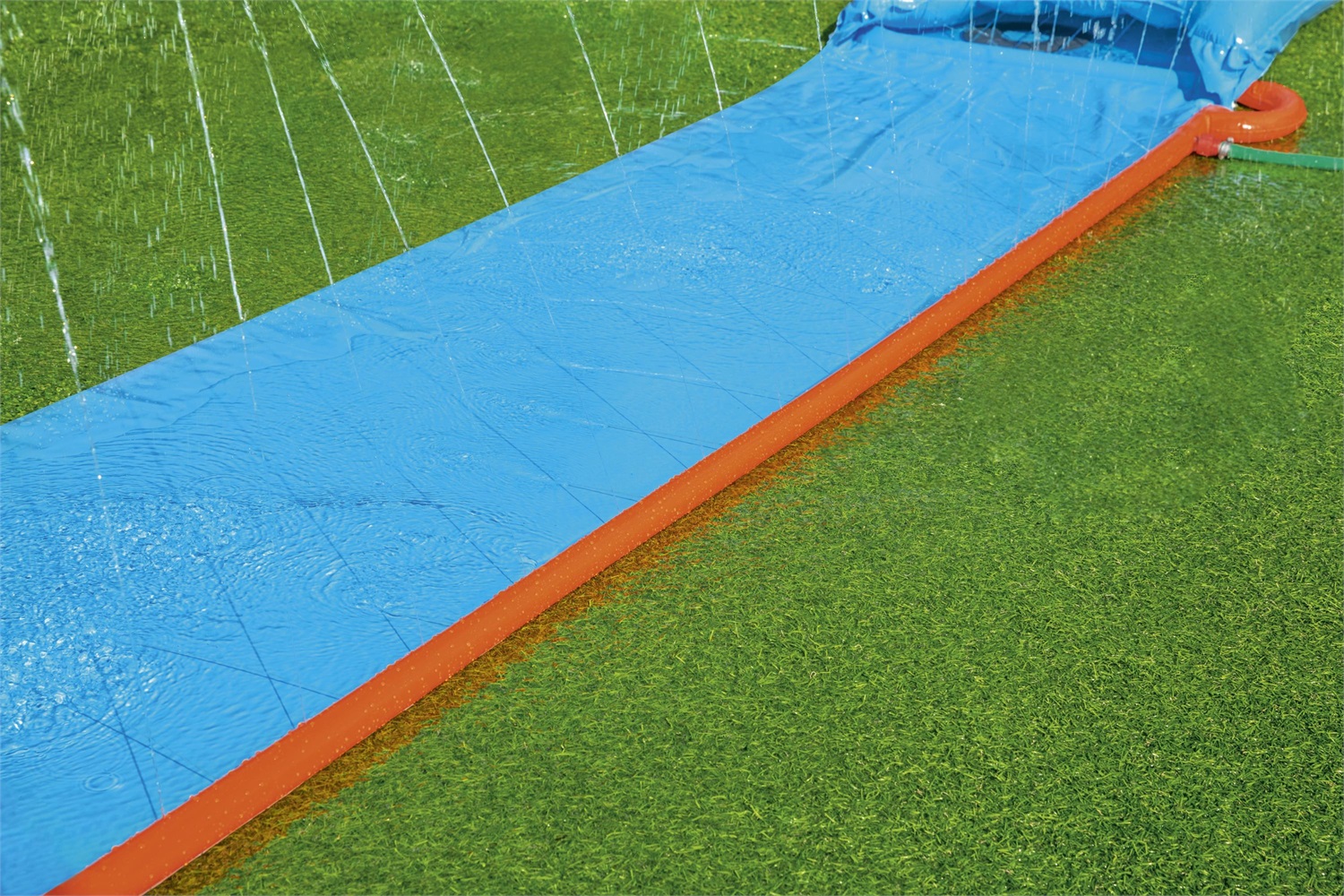 Bestway H2OGO! Tsunami Splash Ramp - Acquascivolo da Giardino 4,88 m con Spruzzatori SplashBoost, per Bambini dai 3 Anni