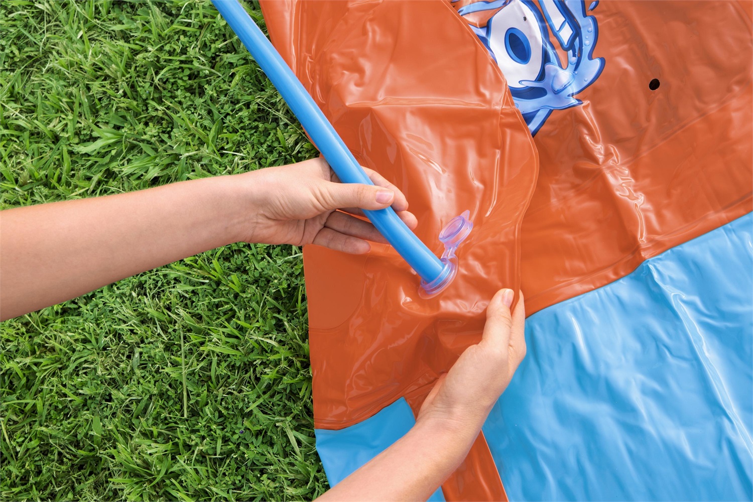Bestway H2OGO! Tsunami Splash Ramp - Acquascivolo da Giardino 4,88 m con Spruzzatori SplashBoost, per Bambini dai 3 Anni