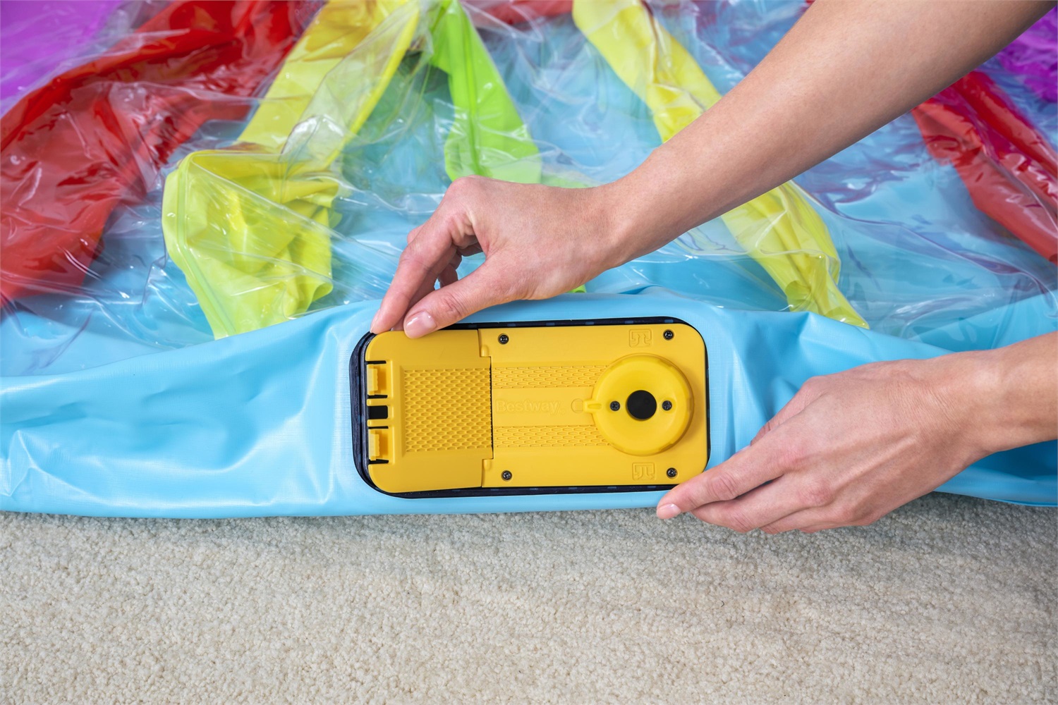 Bestway Castello Gonfiabile Bouncetopia Fisher-Price - 2.26 m x 1.78 m x 1.32 m, Pompa Elettrica Integrata, Sicurezza con Pareti Trasparenti