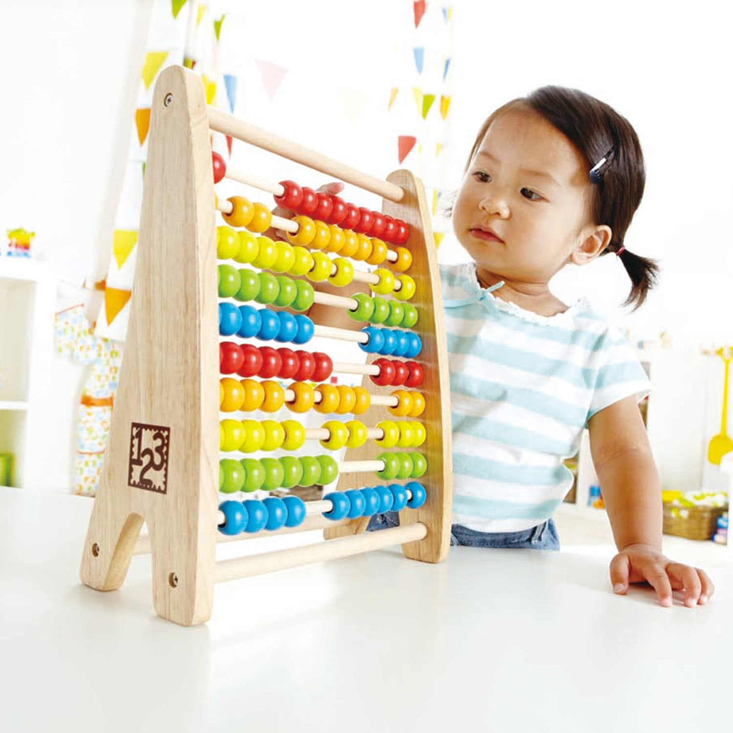 Hape Abaco Arcobaleno - Gioco educativo in legno con 100 palline colorate per bambini dai 3 anni