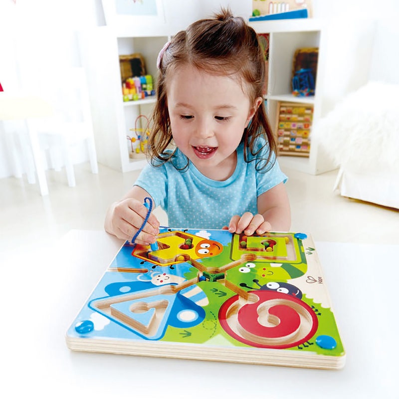 Hape E1709 - Labirinto Magnetico Insetti e Animali, Multicolore, Età 2-4 anni