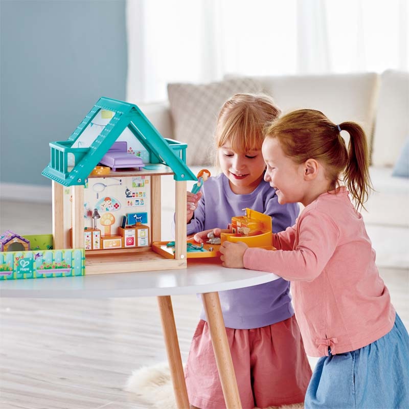 HAPE E3408 Set Veterinario con Cuccia per Cani e Gatti e Accessori Inclusi