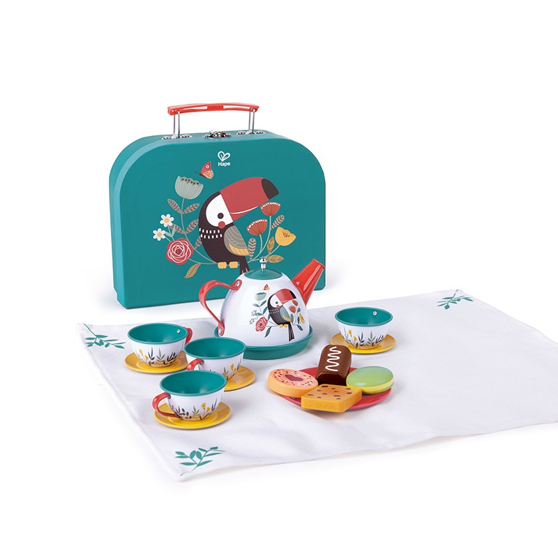 Hape Ora del Tè - Set da gioco con teiera, tazze, biscotti, valigetta e telo da picnic per bambini dai 3 anni