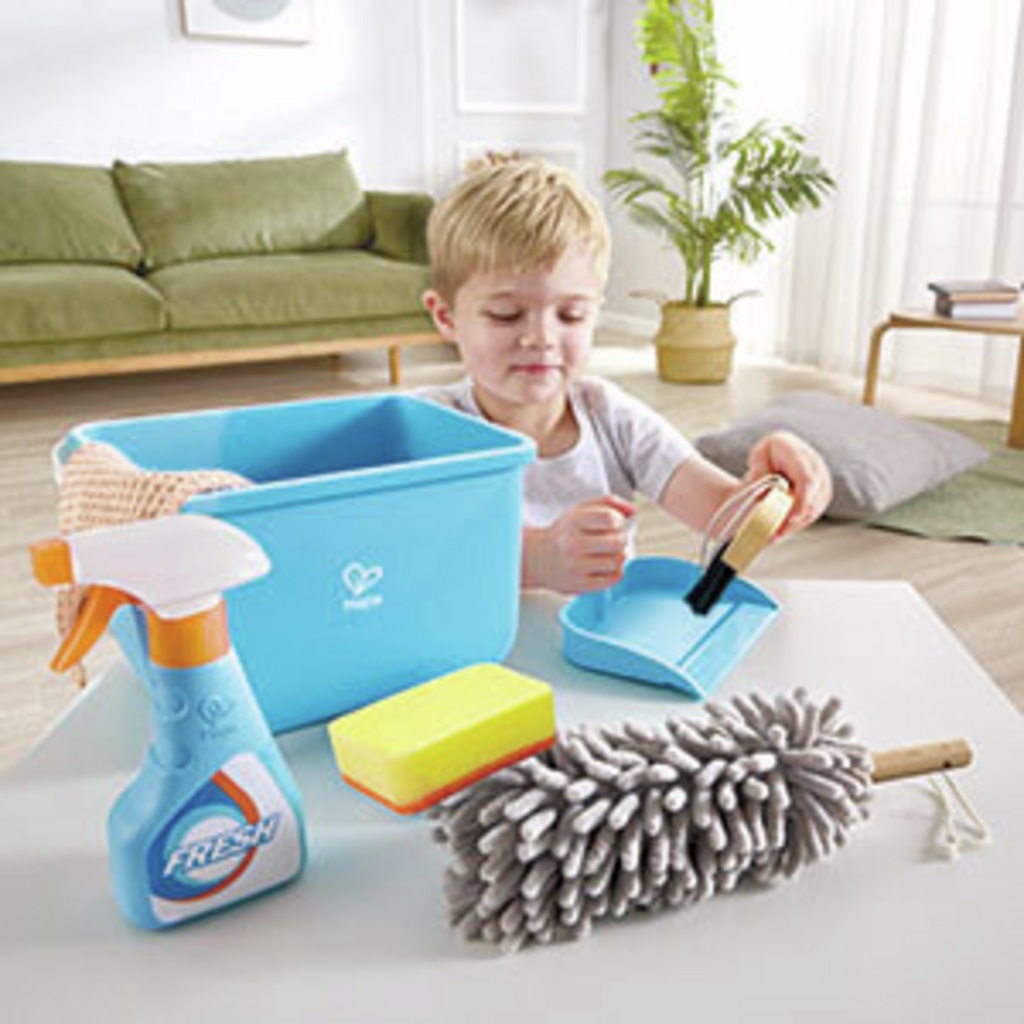 Hape Set di Pulizia per Giocattoli con Secchio e Accessori Completi