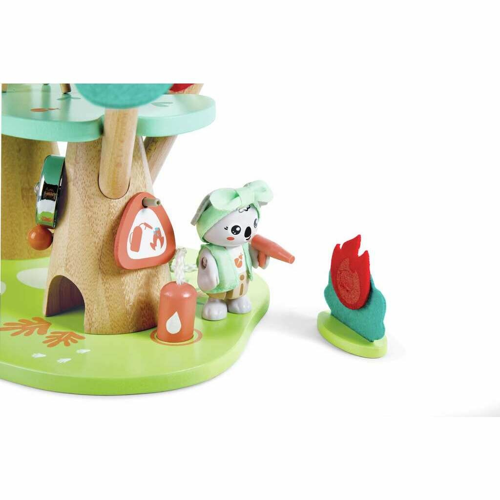 Hape Green Planet Explorers - Casa sull'albero di Kiki con Tablet e Ascensore, Set di Figurine per Gioco di Ruolo dai 3 Anni