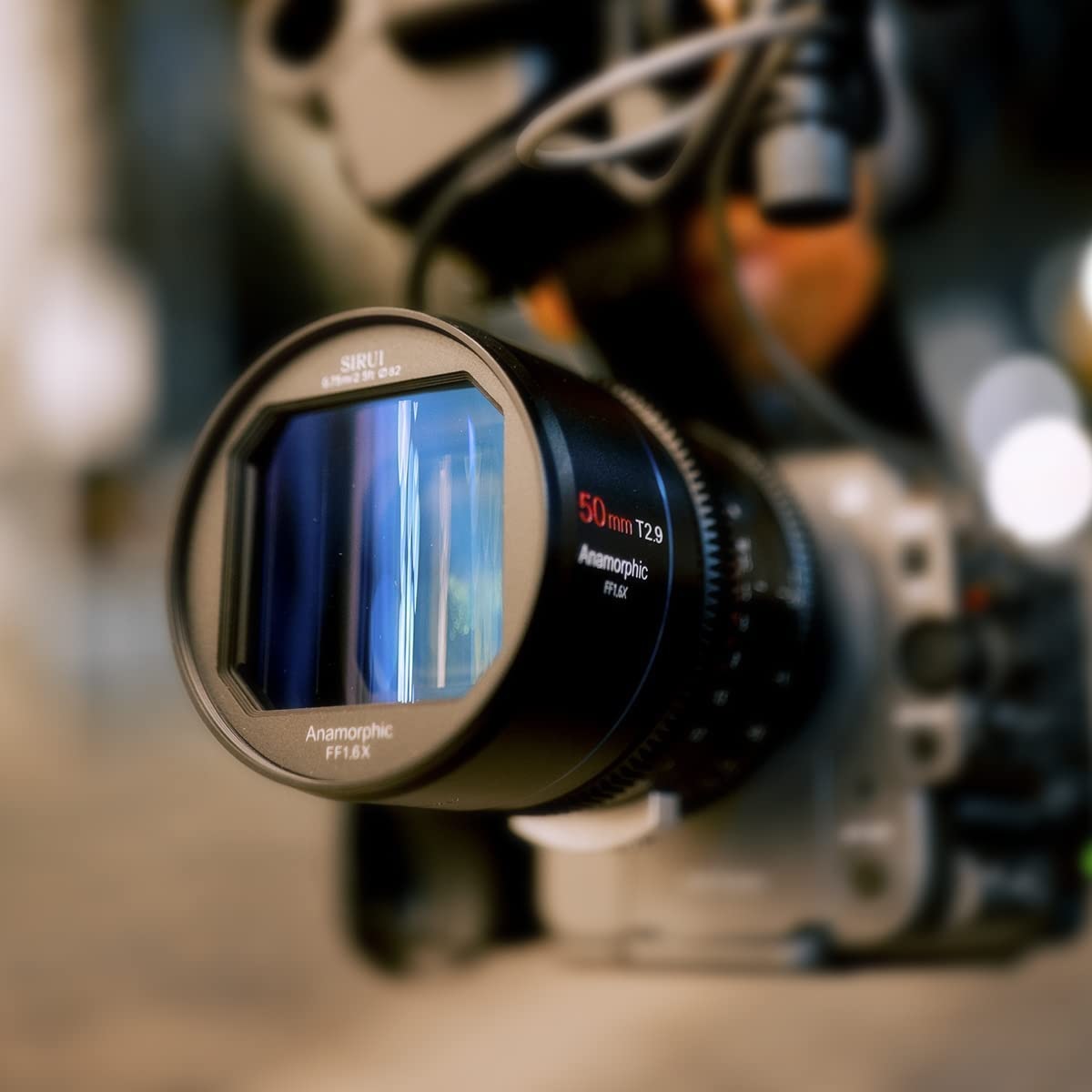 SIRUI 50mm T2.9 1.6X Anamorphic Lens per fotocamera Full Frame con attacco RF