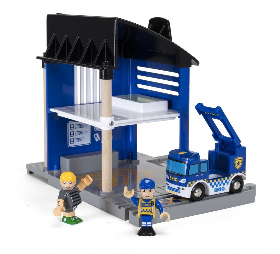 BRIO 33813 - Stazione di Polizia con Veicolo, Accessorio Pista Trenino, Set Costruzioni in Legno, Compatibile con Tutti i Prodotti BRIO, Giocattolo per Bambini 3 Anni