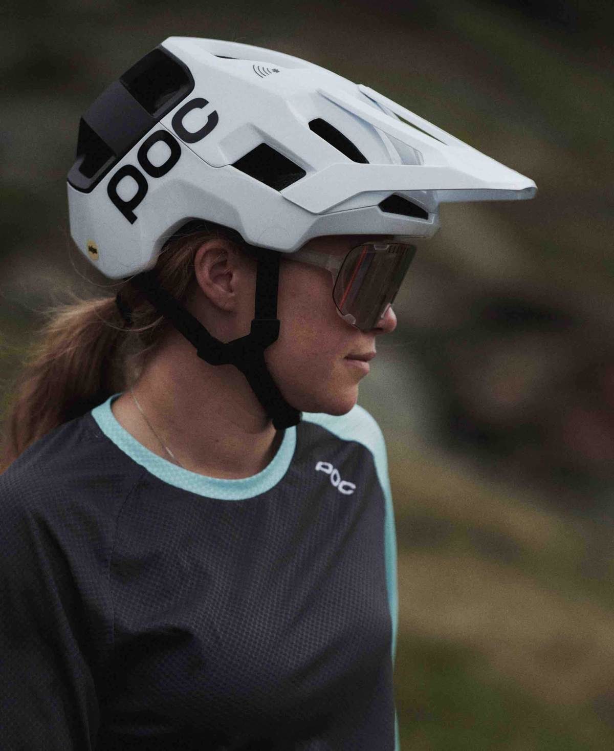 POC Kortal Race MIPS - Casco MTB Bianco, Leggero e Ventilato con Tecnologia MIPS per Trail e Enduro