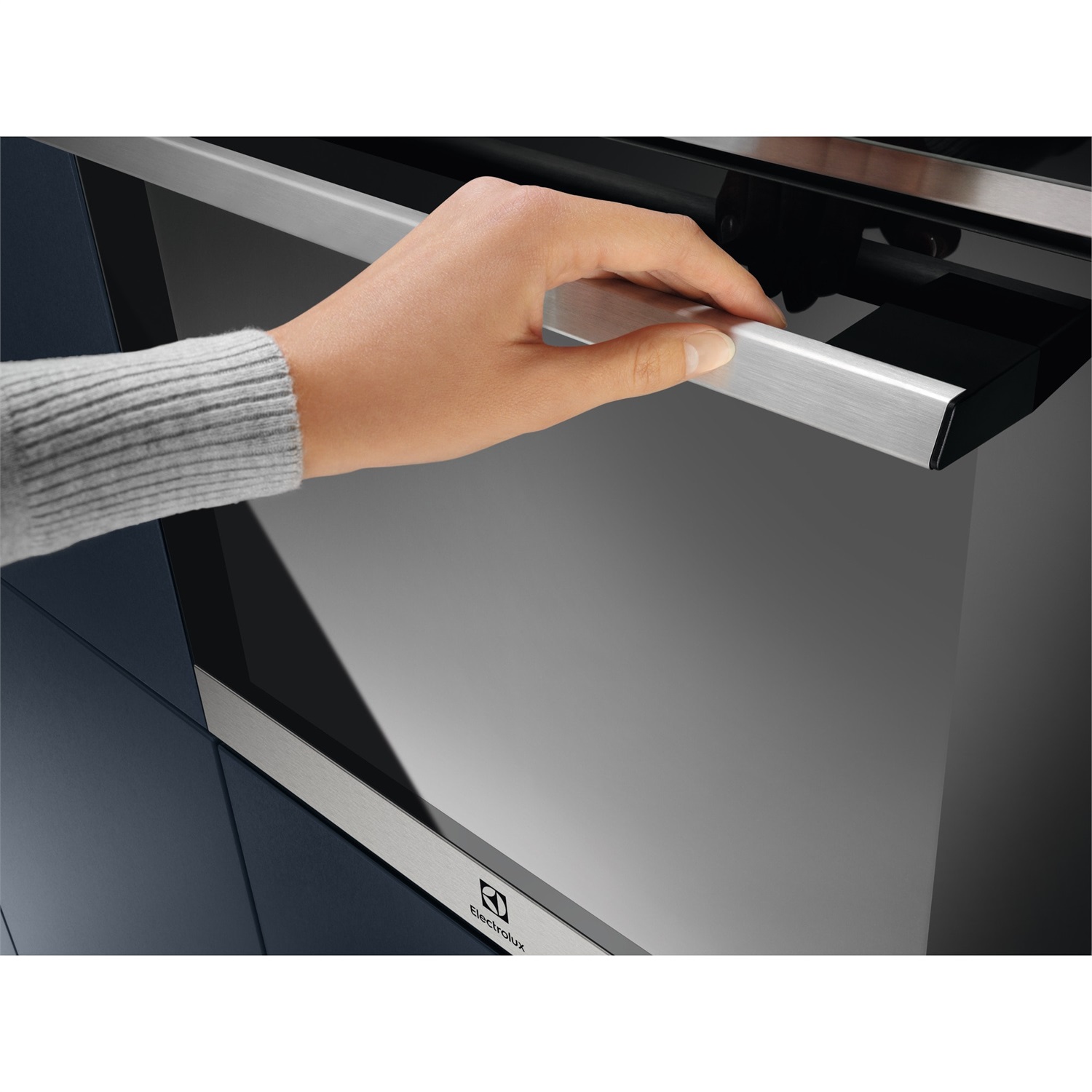 Electrolux EOF6P46X Forno Multifunzione Ventilato SurroundCook® 500 con Pulizia Pirolitica, 72L, Classe A