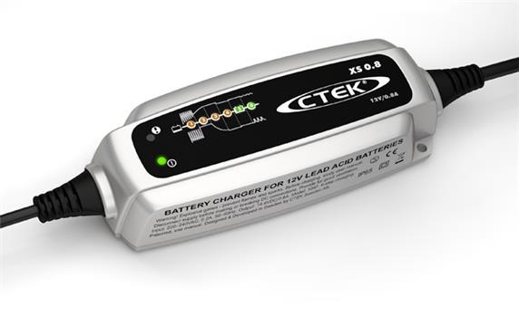 CTEK XS 0.8 - Caricabatterie e Mantenitore di Carica Automatico per Batterie 12V da 1.2 a 32 Ah