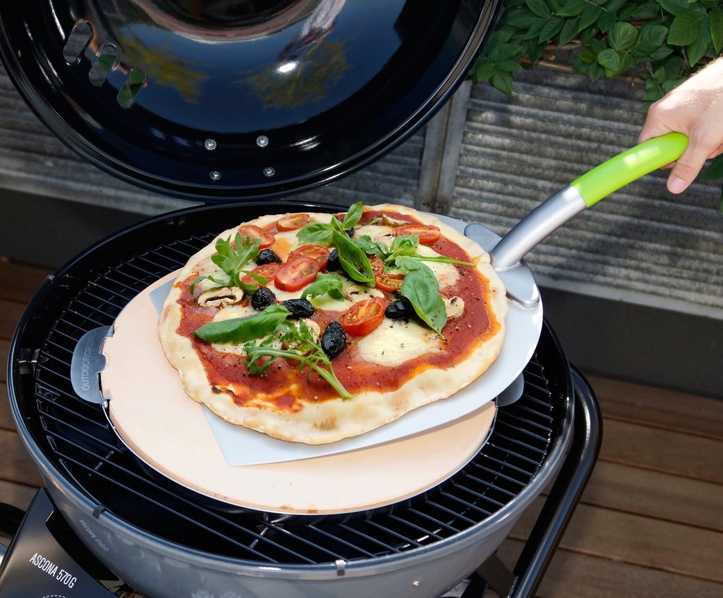 Outdoorchef 18.211.94 Pietra per Pizza 420/480 - Superficie Porosa, Telaio in Acciaio Inox, Maniglie Ergonomiche