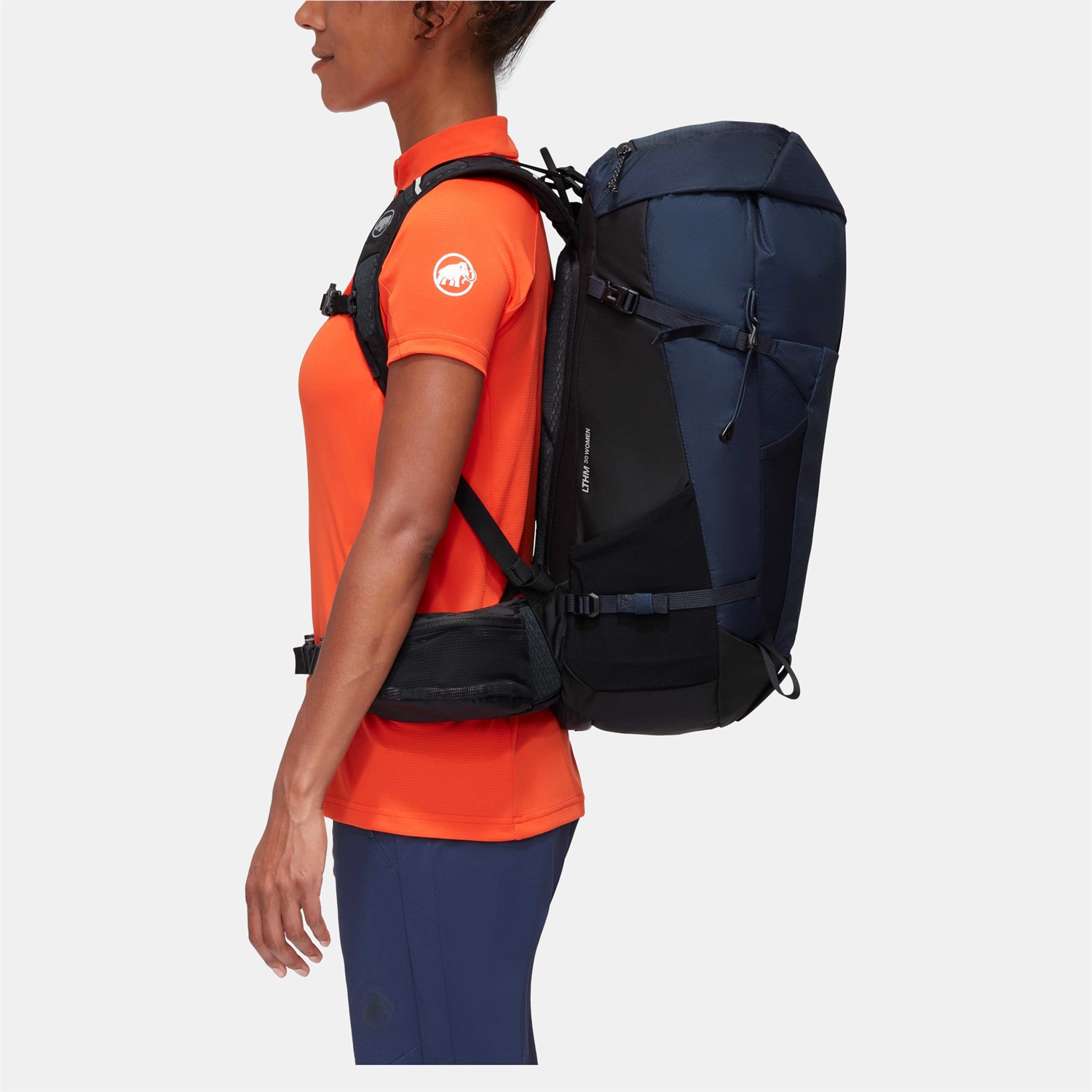 Mammut Lithium 30 Women Zaino Trekking da Donna 30 L Nero Marino - Sistema di Trasporto Anatomico, Materiali Riciclati, Parapioggia Integrato