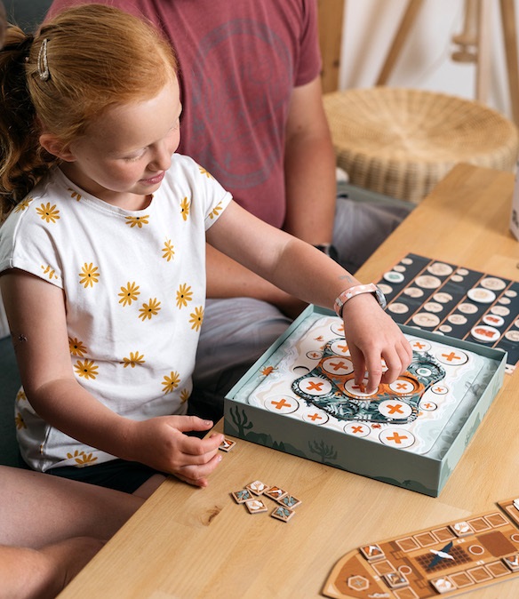Helvetiq Toko Island - Gioco da Tavolo per Famiglie, 1-4 Giocatori, dai 6 Anni, Multicolore