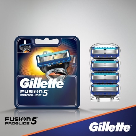 Gillette Fusion5 Proglide - Ricariche con 5 Lame Antifriction, Confezione da 4 Pezzi per una Rasatura Liscia e Confortevole