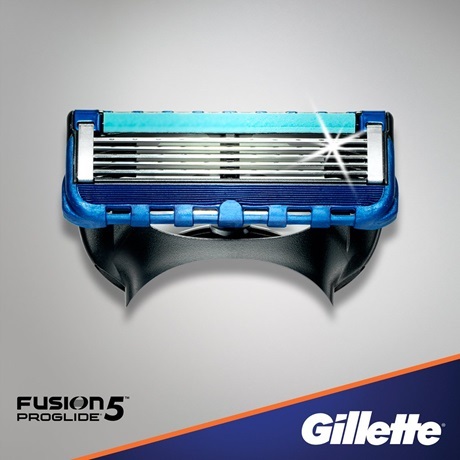 Gillette Fusion5 Proglide - Ricariche con 5 Lame Antifriction, Confezione da 4 Pezzi per una Rasatura Liscia e Confortevole