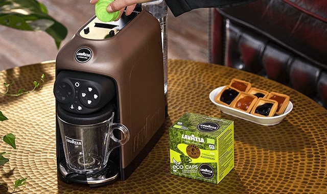 Lavazza Deséa Macchina per Caffè a Capsule Automatica 1,1 L Marrone Walnut con Interfaccia Touch e 43 Bar di Pressione