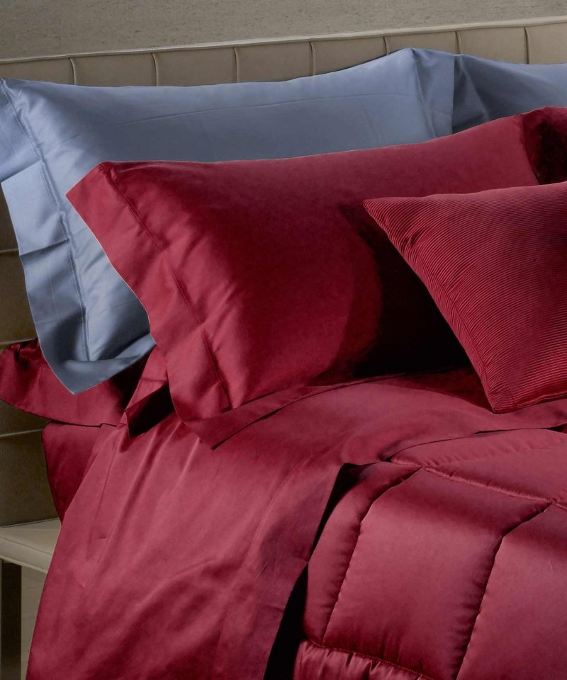 Caleffi Completo Letto Matrimoniale in Raso di Cotone 100% Bordeaux - Lenzuola 240x285 cm, Lenzuolo con Angoli 180x200 cm, 2 Federe 50x80 cm