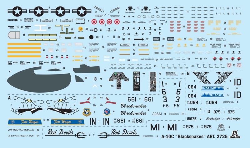 Italeri A-10C Blacksnakes Kit di montaggio 1:48 con Super Decals per 3 versioni - Aerei da bombardamento e ricognizione