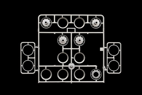 Italeri 3857 - Classic Peterbilt 378 Long Hauler Model Kit Scala 1:24 - Kit di montaggio con plastiche pitturabili, istruzioni e decals incluse