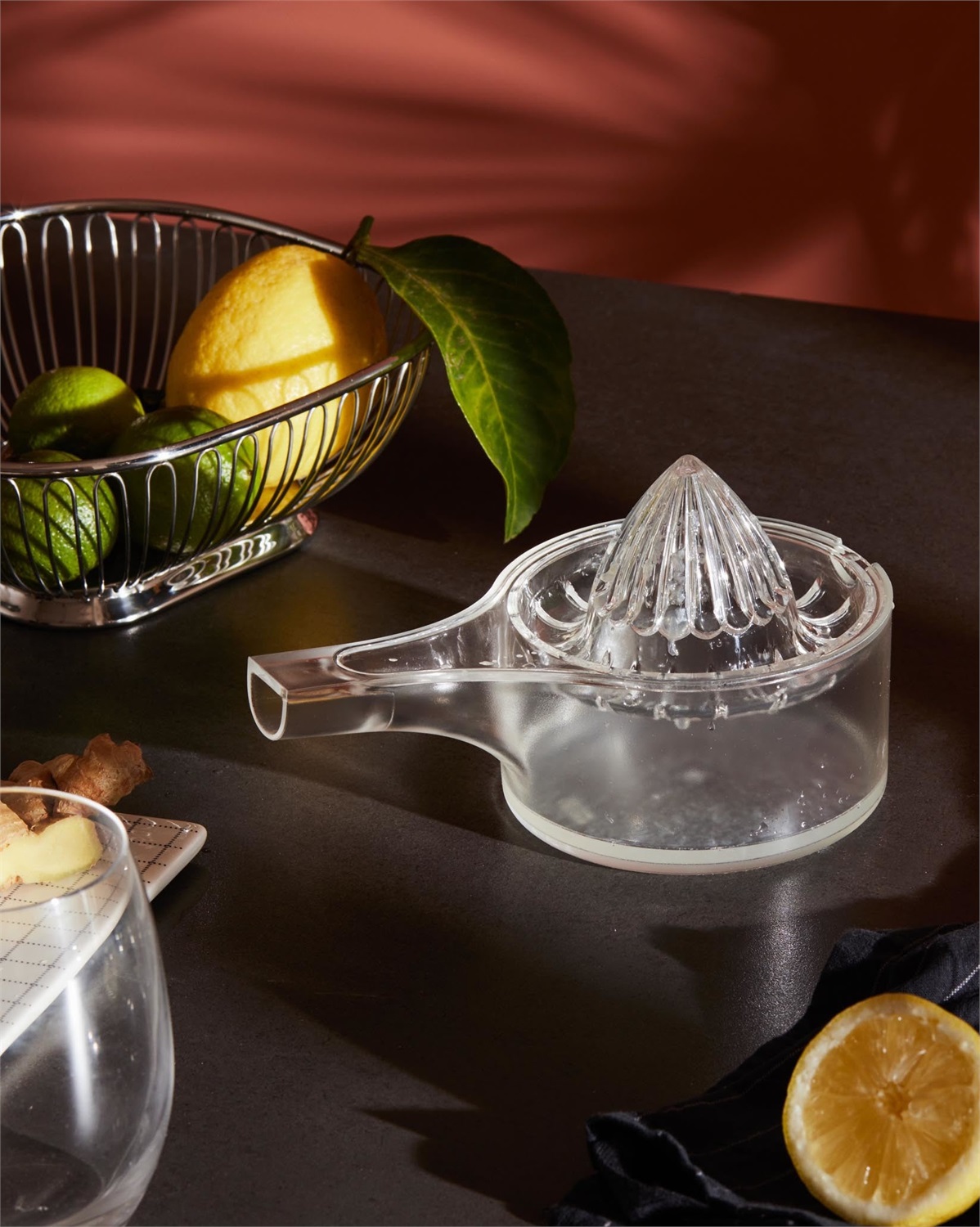 Alessi AEA01 Spremiagrumi Elettrico Citrus in Resina Termoplastica - Arancione e Bianco, Capacità 450 ml, Design Eero Aarnio