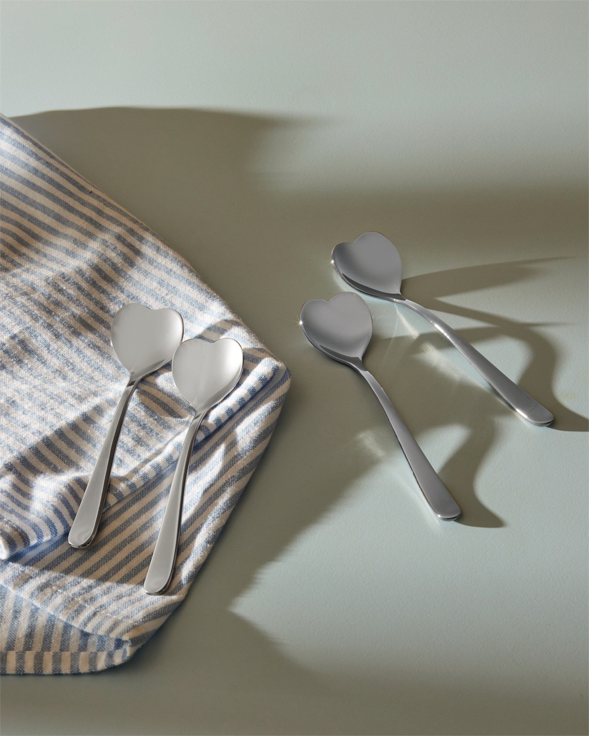 Alessi Big Love AMMI08/7 - Set di 4 Cucchiaini da Tè e Caffè in Acciaio Inossidabile 18/10 a Forma di Cuore
