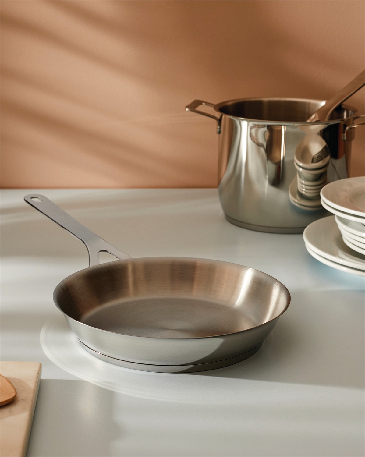 Alessi Padella Pots&Pans 20 cm in Acciaio Inossidabile con Manico Lungo - Adatta per Tutti i Piani Cottura