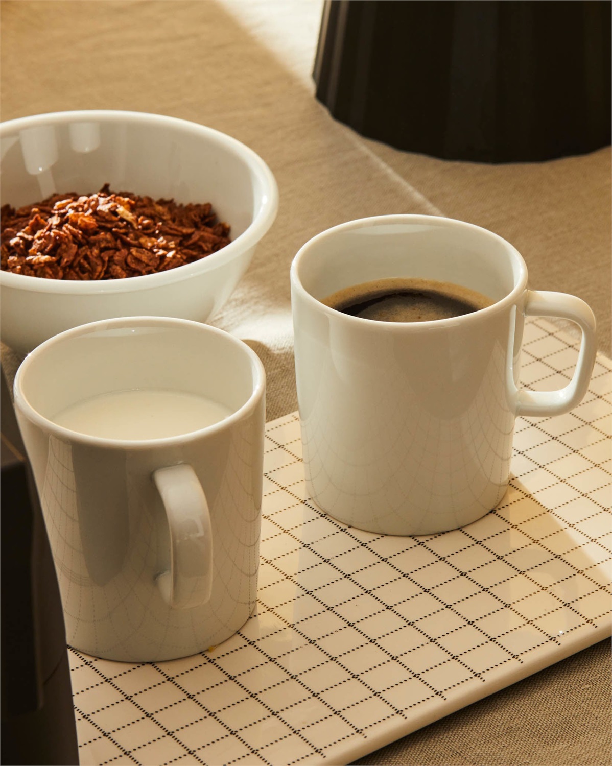 Alessi A di Alessi AJM28/89 - Set da 4 Mug in Porcellana Bianca - Designer Jasper Morrison, Diametro 8 cm, Capacità 30 cl