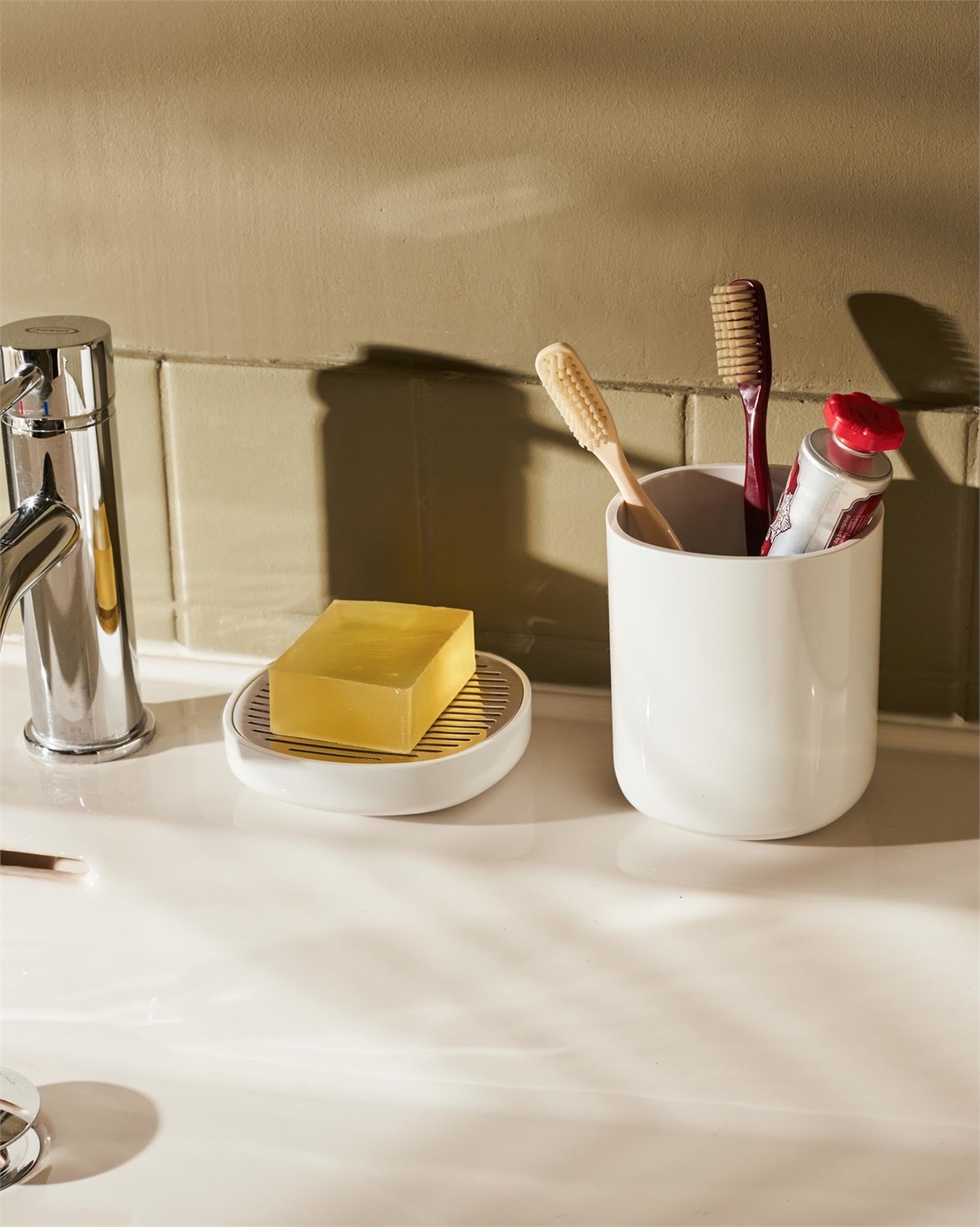 Alessi Birillo - Porta Spazzolino da Denti in PMMA Bianco, Design Minimalista di Piero Lissoni