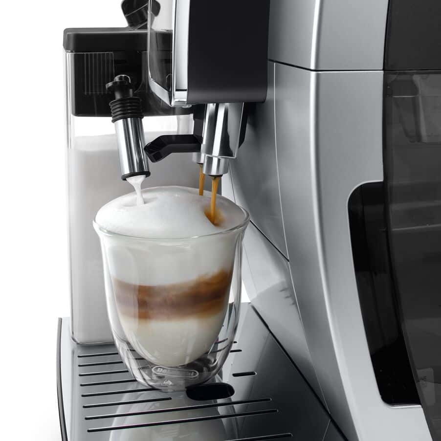 De’Longhi Dinamica Plus ECAM380.85.SB, Macchina Automatica per Caffè in Chicchi, Cappuccino al tocco di un tasto con la Caraffa Montalatte Automatica, 24 bevande dirette, Display Touch, Argento/Nero