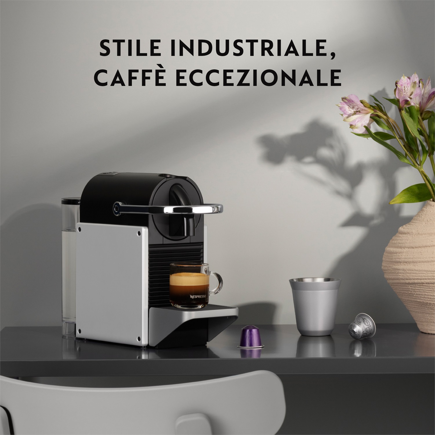 De'Longhi Pixie EN127.S - Macchina per Caffè Automatica a Capsule Nespresso, 1 L, 1260 W, Pressione 19 bar, Colore Argento e Nero