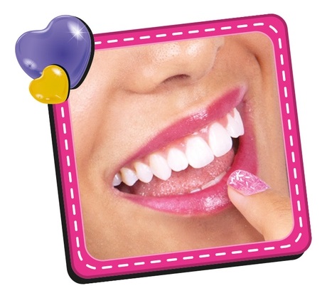 Clementoni Crazy Chic - Trousse Fiocco con Ombretti e Lucidalabbra, Set Trucco per Bambini 6 Anni, Idea Regalo Creativa
