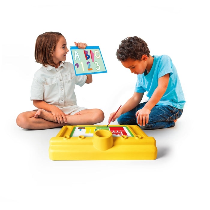 Clementoni Montessori Tavolo Attività - Gioco Educativo Multicolore per Bambini di 3 Anni con Attività di Decorazione, Colorazione e Apprendimento di Lettere e Numeri