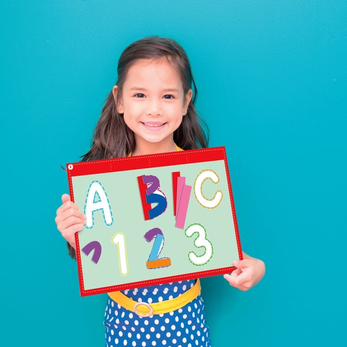 Clementoni Montessori Tavolo Attività - Gioco Educativo Multicolore per Bambini di 3 Anni con Attività di Decorazione, Colorazione e Apprendimento di Lettere e Numeri