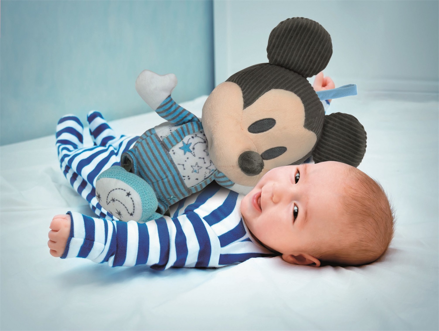 Clementoni 17394 Peluche Interattivo Disney Baby Mickey con Luci e Melodie, 100% Lavabile, Adatto da 6 Mesi