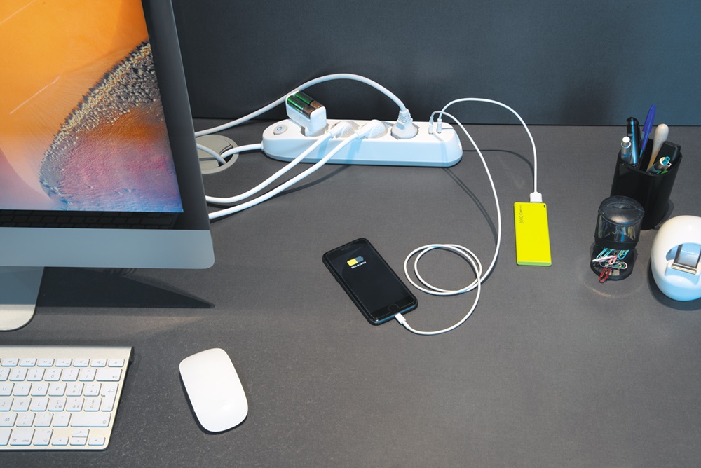 BTICINO Ciabatta Multipresa Elettrica Poker con 6 Posti, 2 Prese USB, 4 Prese Polivalenti (Schuko 10/16A e Bipasso), Interruttore, Cavo 1,5m, Spina 16A, Bianco